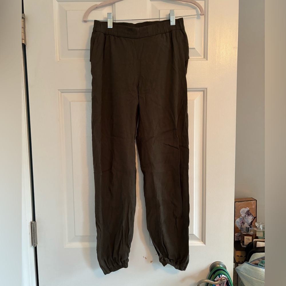 Women’s lululemon Olive Green joggers size 2